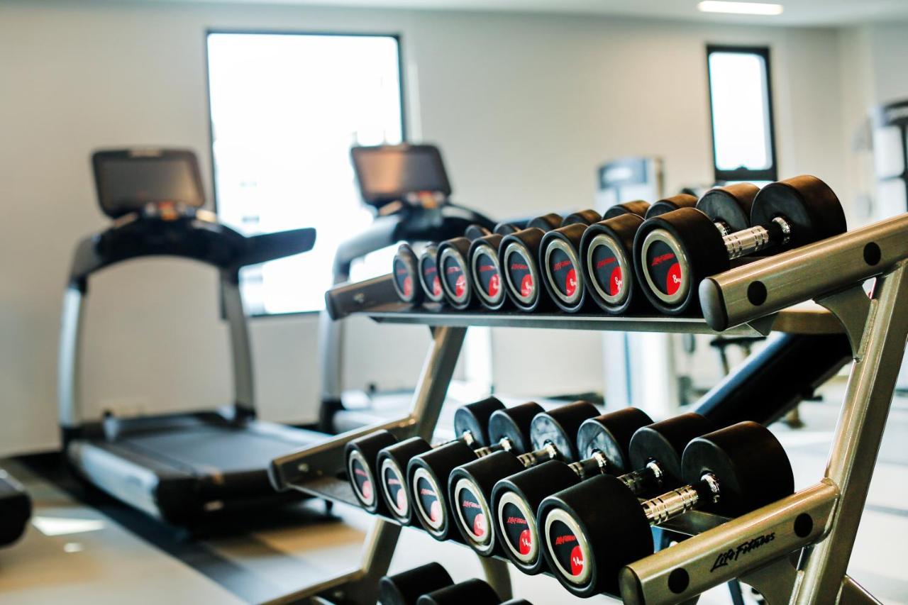 Mai House Saigon Hotel Хошимин Экстерьер фото A set of dumbbells