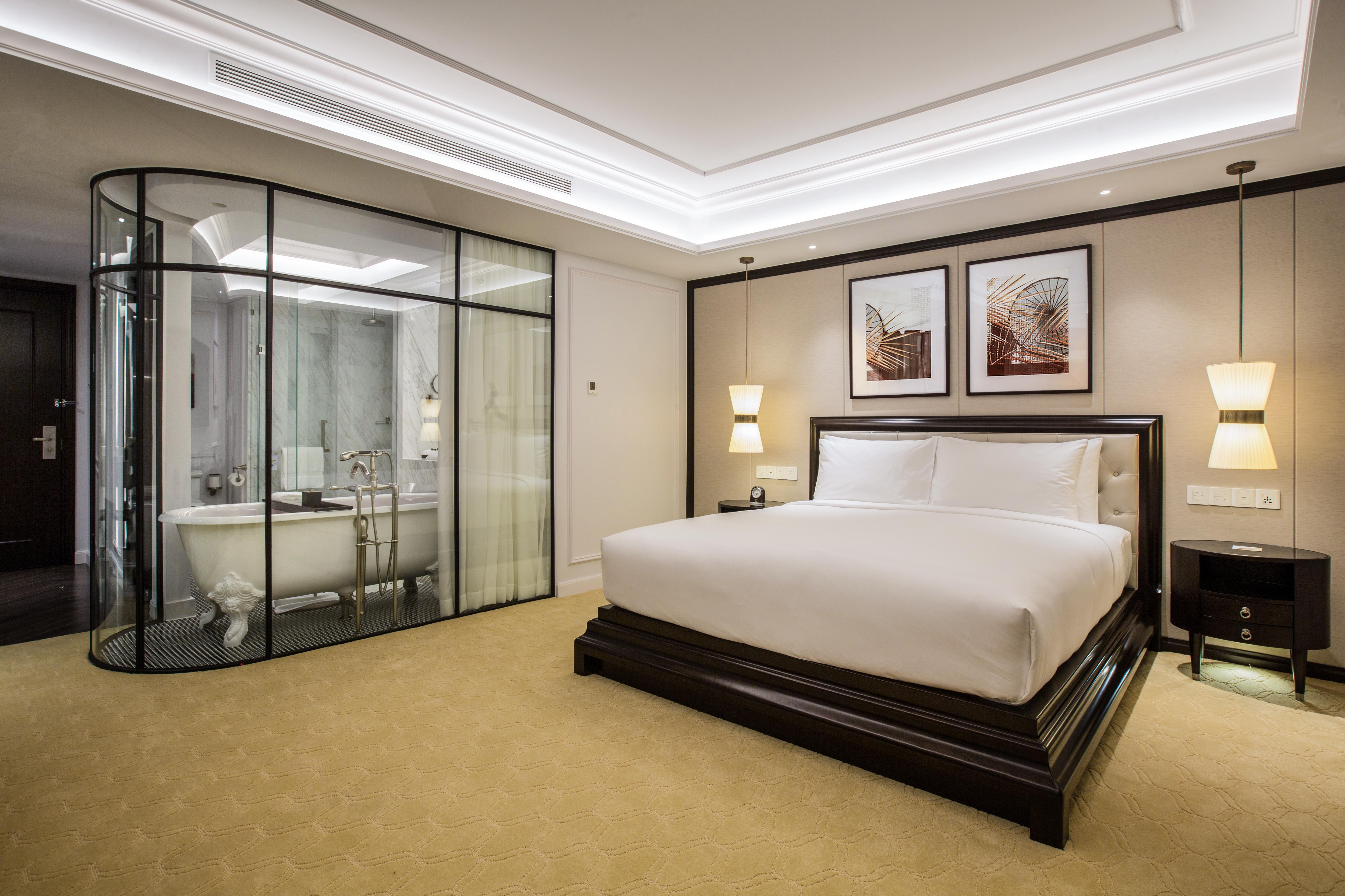 Mai House Saigon Hotel Хошимин Экстерьер фото A bedroom at The St. Regis Mumbai