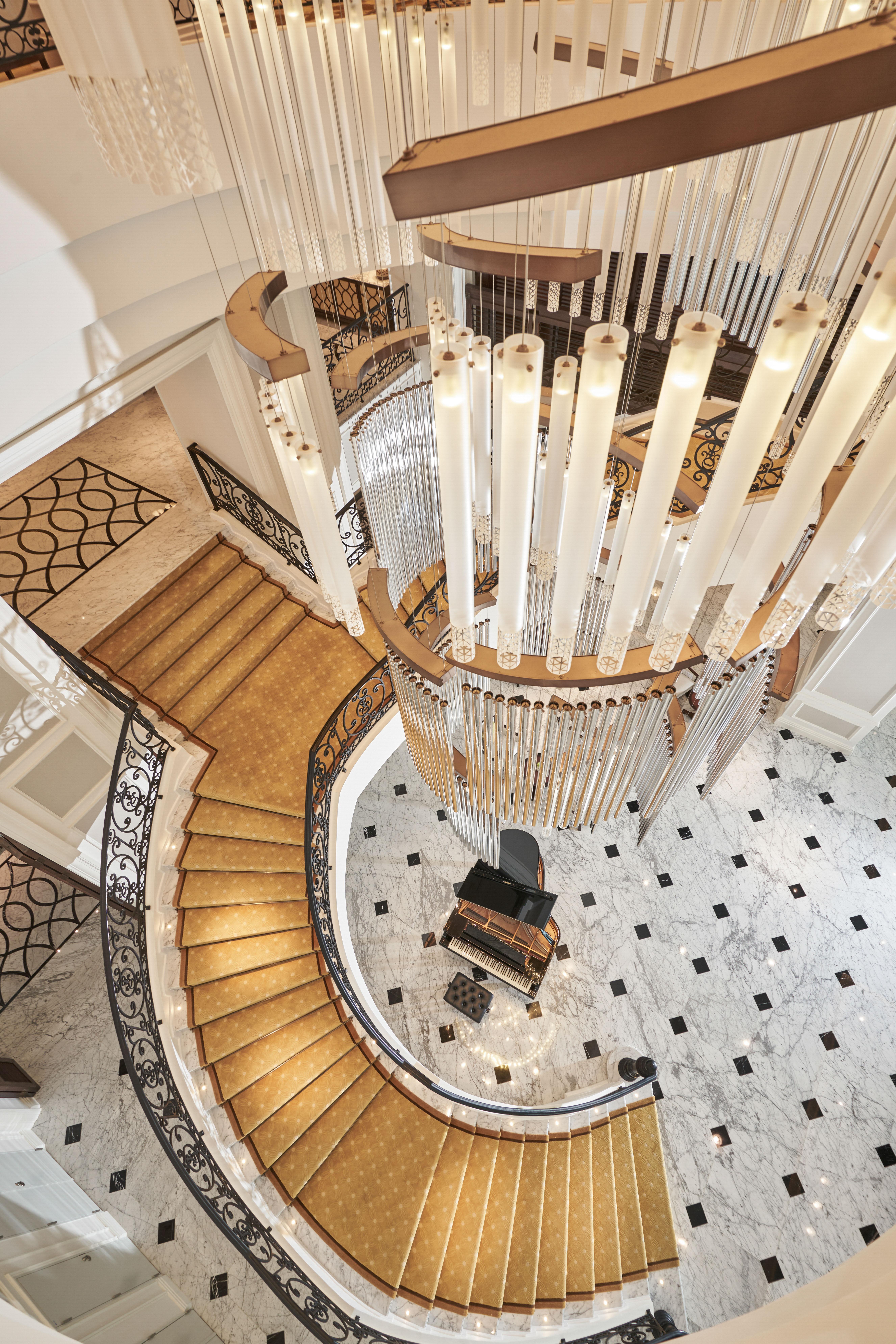 Mai House Saigon Hotel Хошимин Экстерьер фото The staircase