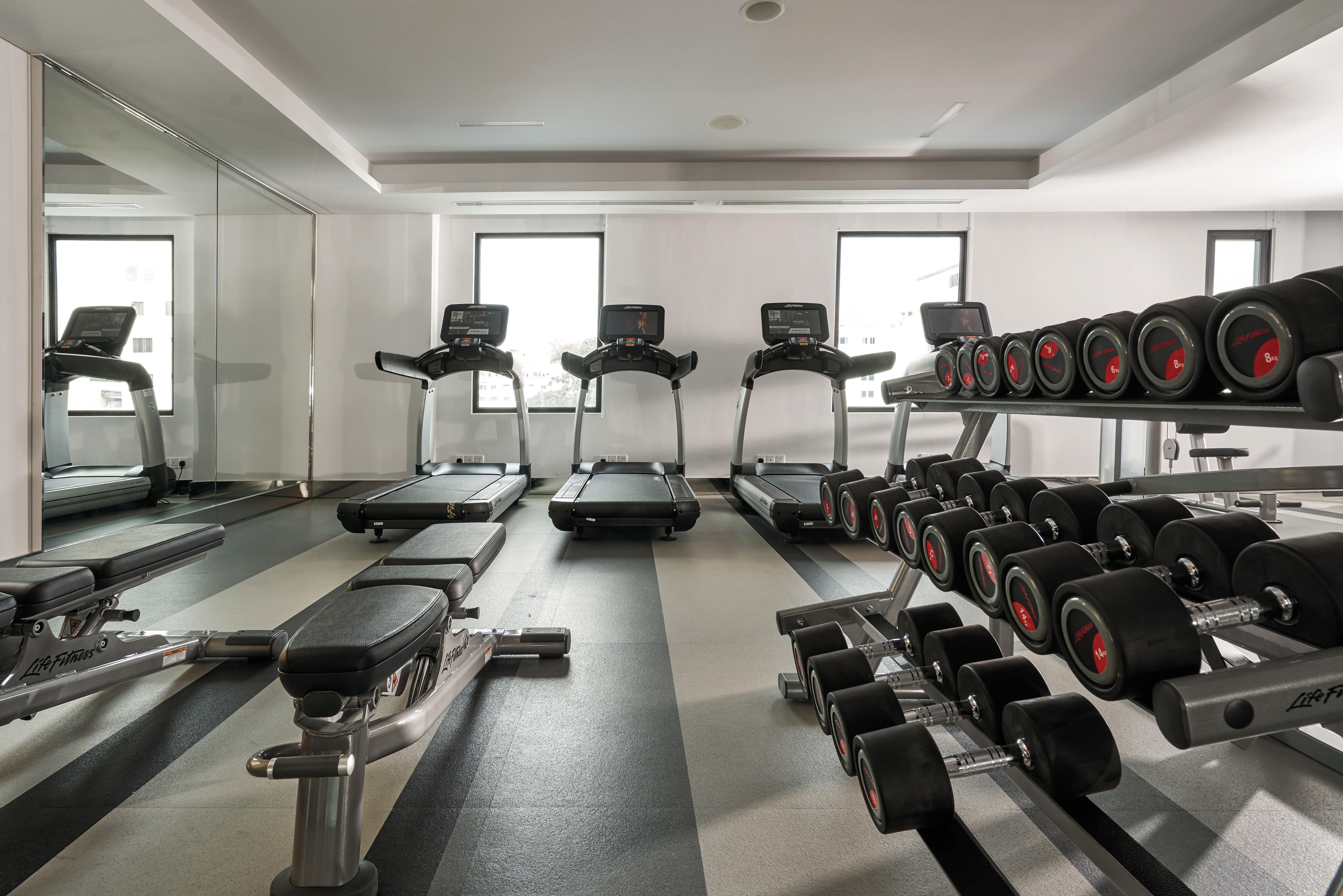 Mai House Saigon Hotel Хошимин Экстерьер фото The gym at the hotel