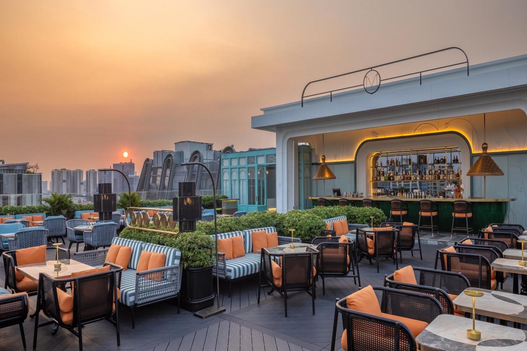 Mai House Saigon Hotel Хошимин Экстерьер фото The Deck