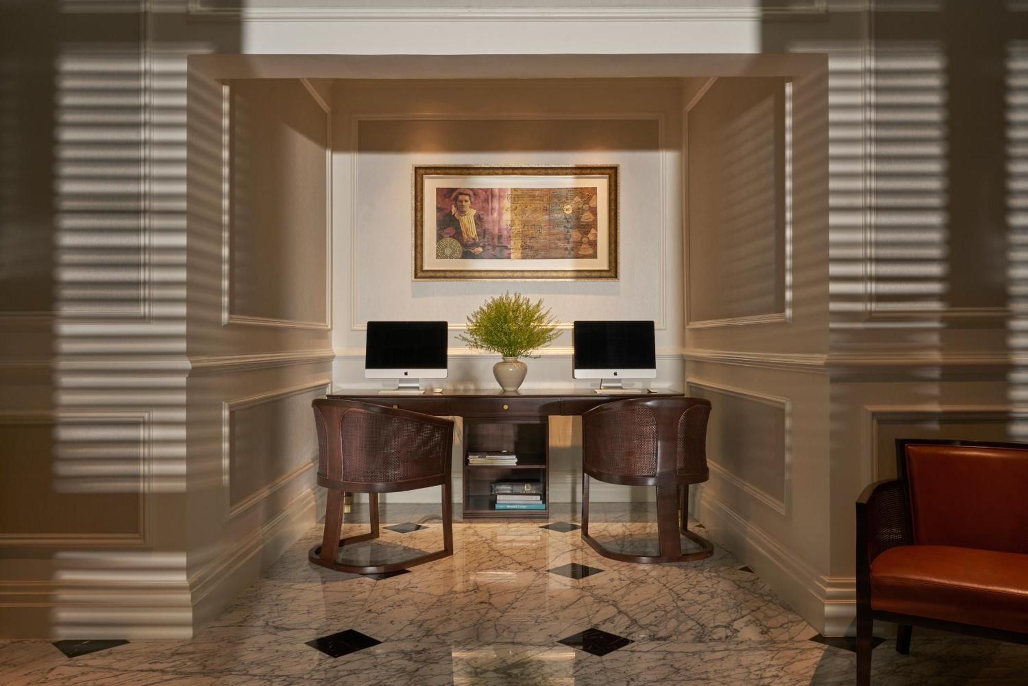 Mai House Saigon Hotel Хошимин Экстерьер фото Business Center