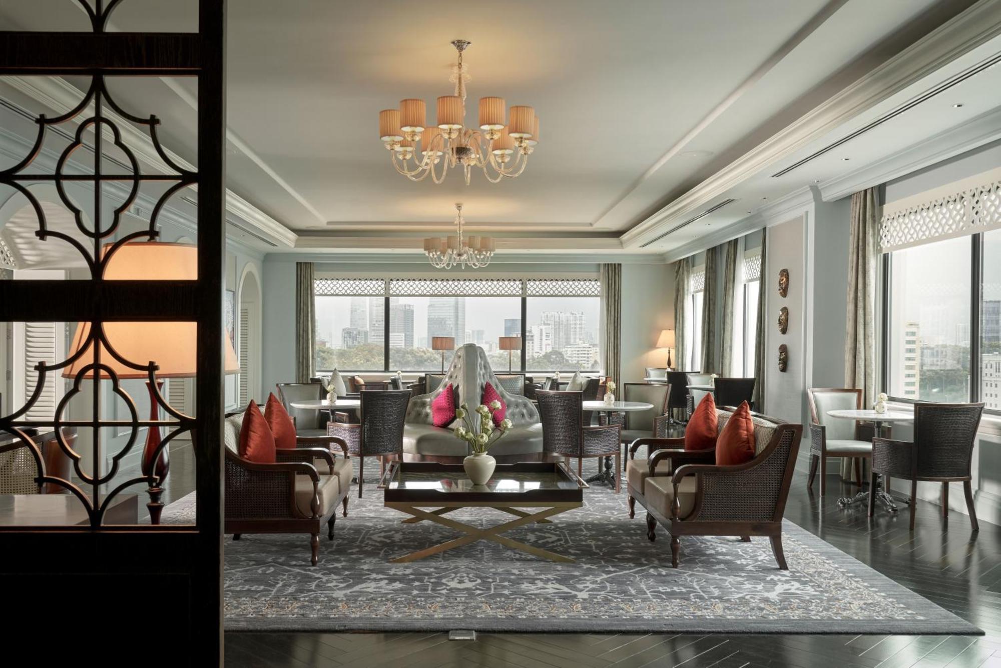 Mai House Saigon Hotel Хошимин Экстерьер фото The living room of a Presidential Suite at The St. Regis Beijing